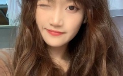 超薄肉色丝袜交足